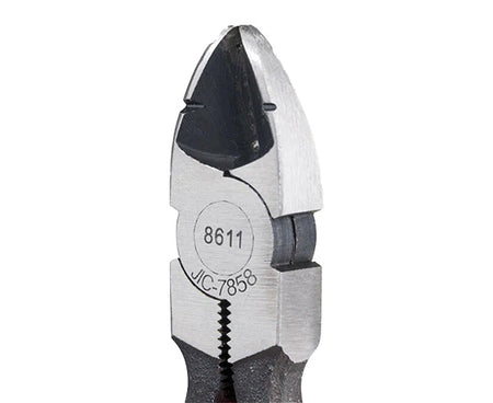 Detailed view of the jaws of the diagonal cutting pliers