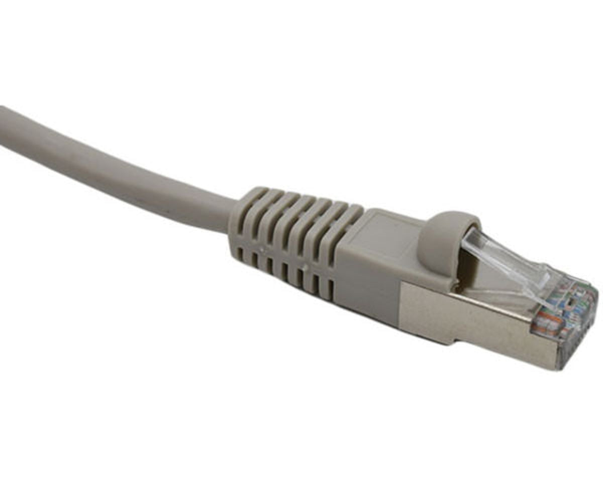 0.5-foot Cat5e F/UTP snagless cable in gray on a white background